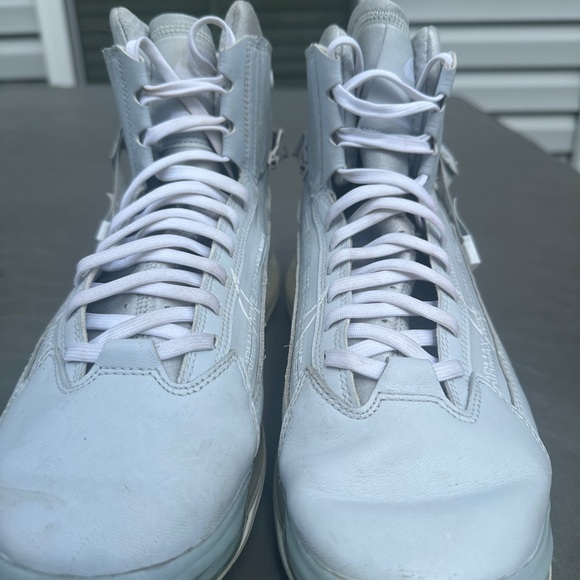 Nike Air Max; Mens 7.5 - Picture 4 of 6